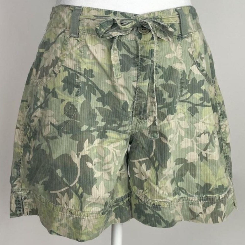 Womens beautiful green floral shorts